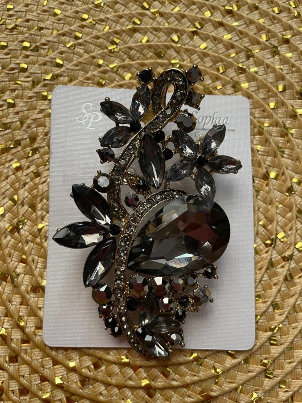 Beautiful gray toned jewel brooch NWT